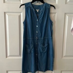 Sleeveless denim dress